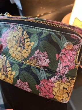 Steve Madden Floral Wristlet